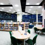 Bibliothek mit Paneelen Focus Wing