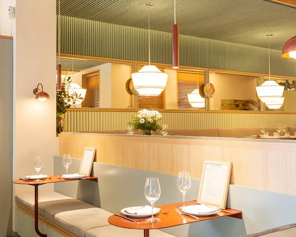 Slalom Wall Covering Tunnel