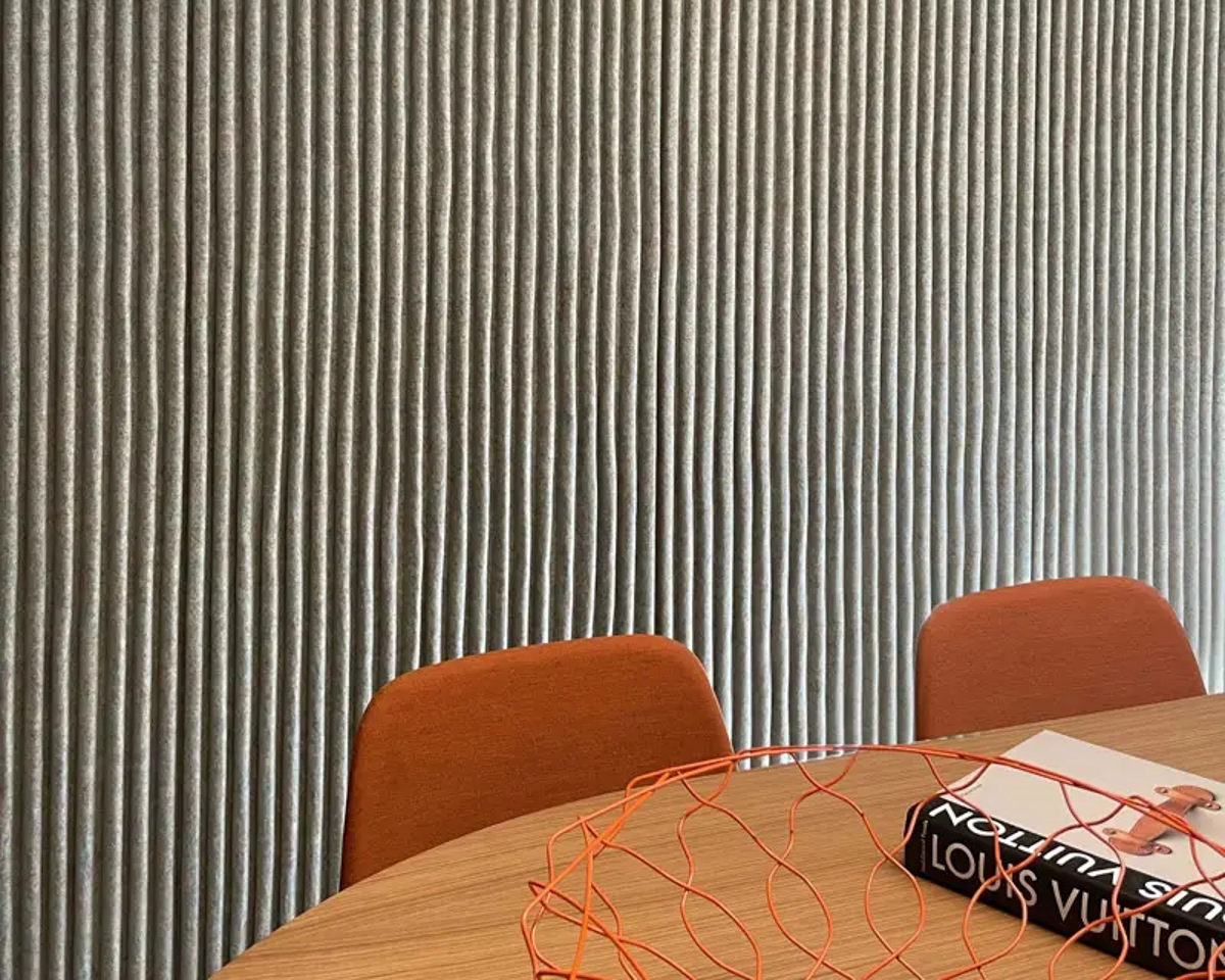 Slalom Wall Covering Tunnel