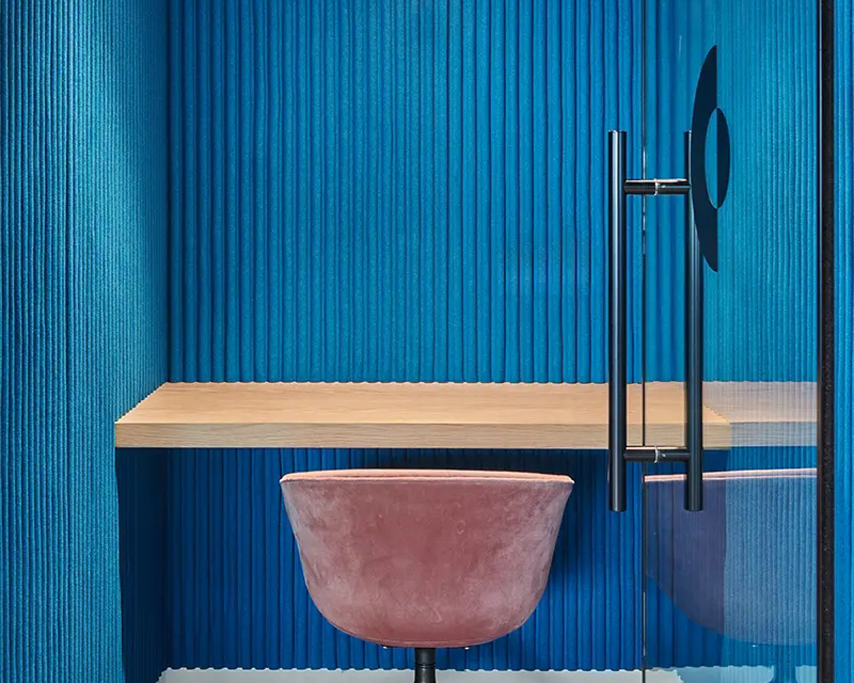 Slalom Wall Covering Tunnel